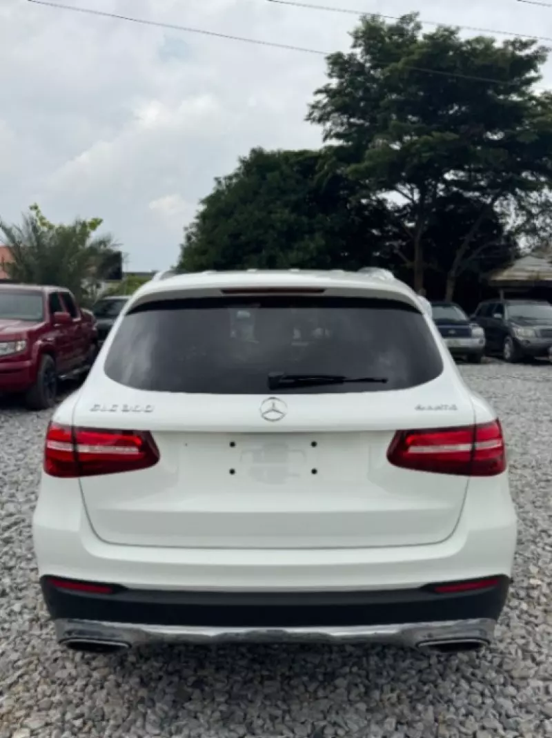 Mercedes-Benz GLC 300   - 2015