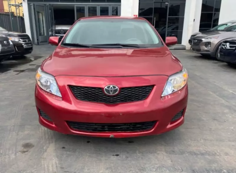 Toyota Corolla   - 2010