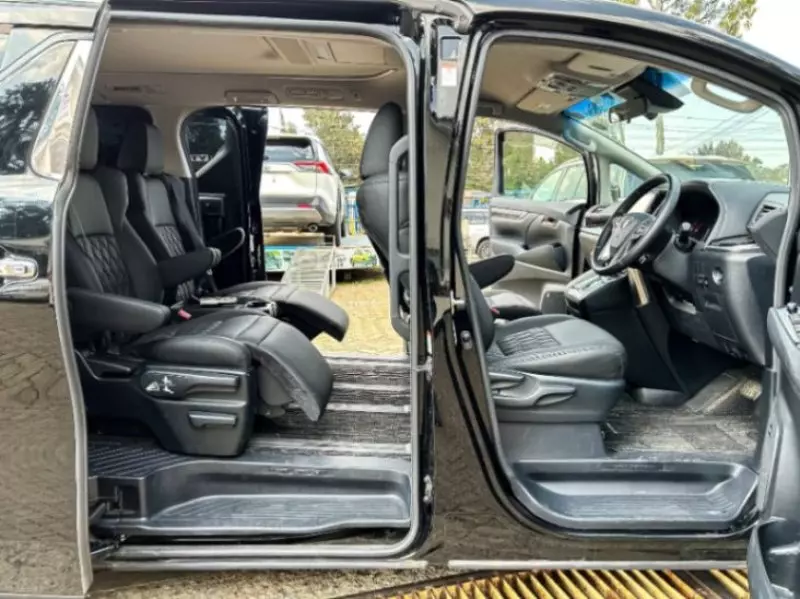 Toyota Vellfire    - 2018
