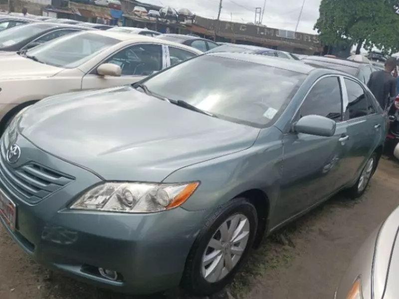 Toyota Camry   - 2007