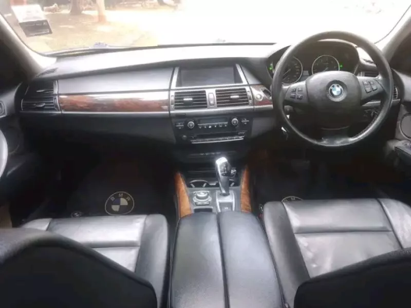 BMW X5   - 2010