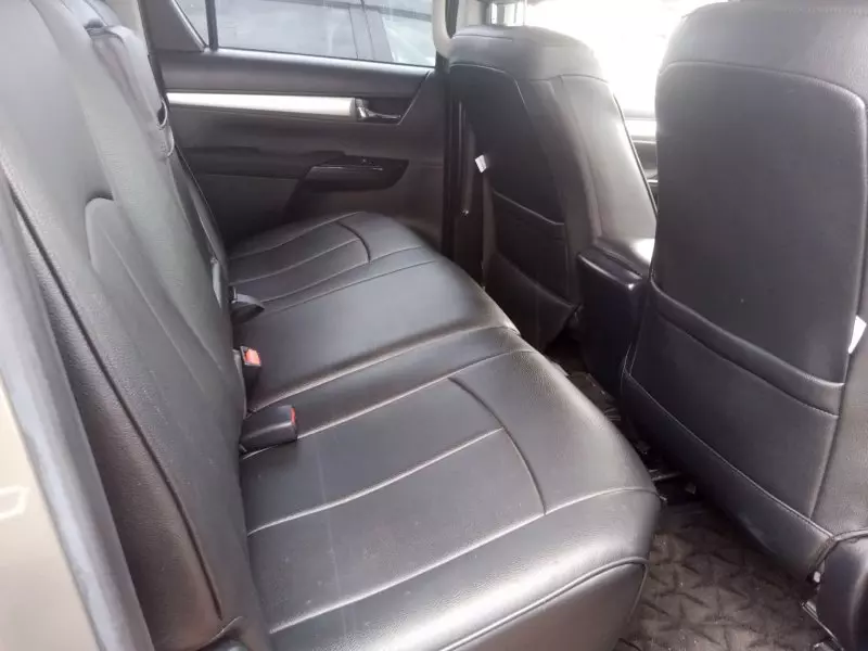 Toyota Hilux   - 2019