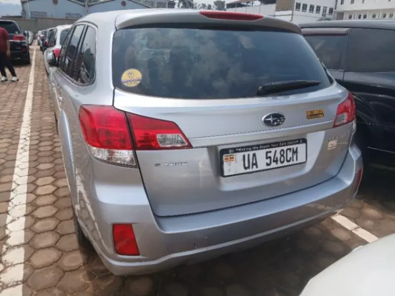 Subaru Outback   - 2012