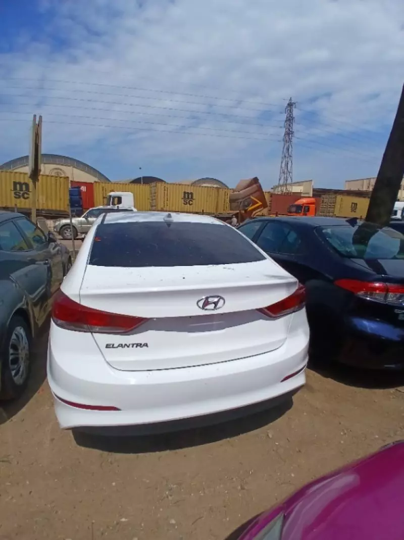 Hyundai Elantra   - 2017