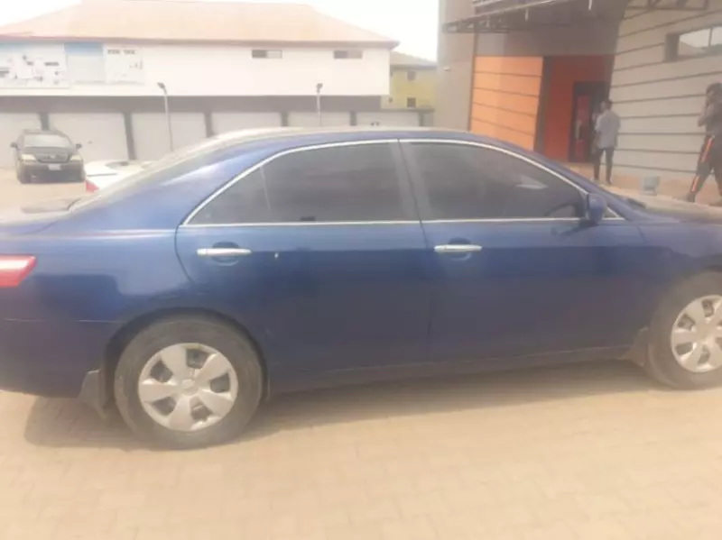 Toyota Camry   - 2009