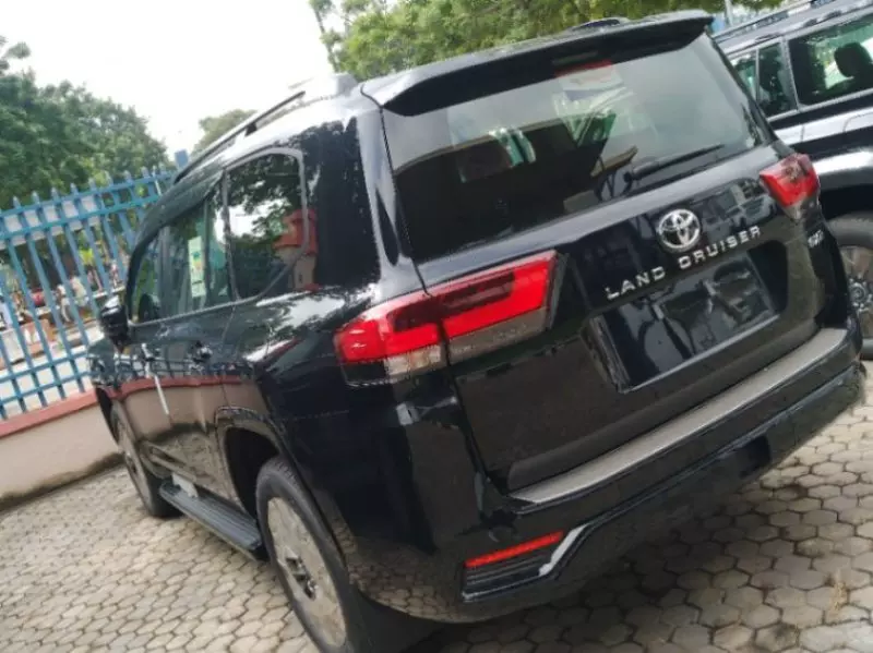 Toyota Land Cruiser   - 2024