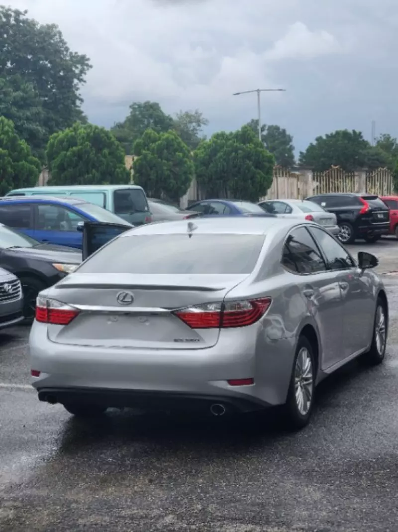 Lexus ES 350   - 2015