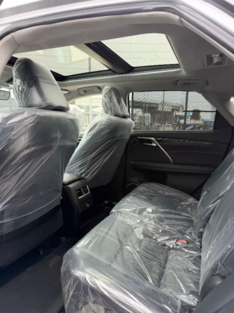 Lexus RX   - 2019
