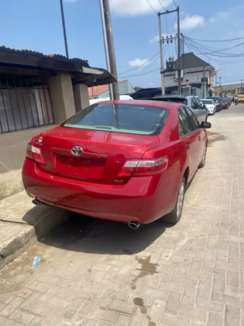 Toyota Camry   - 2007