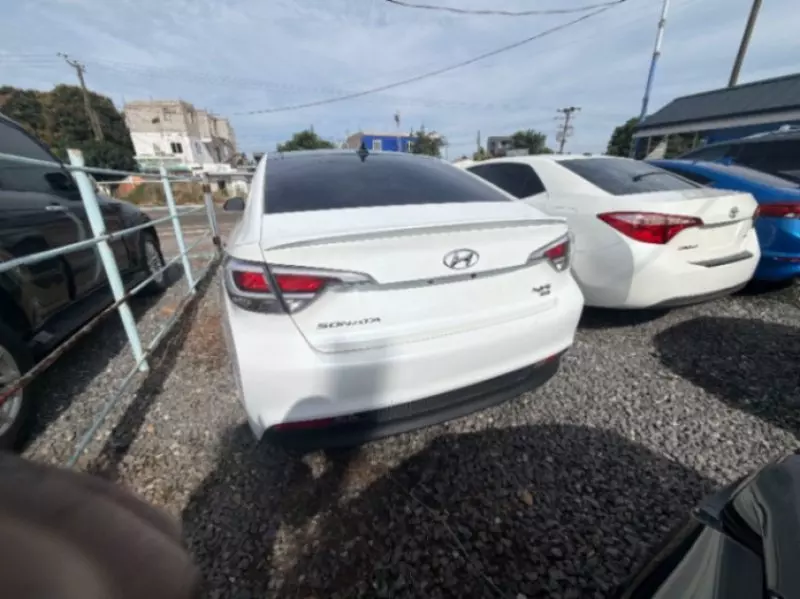 Hyundai Sonata   - 2017