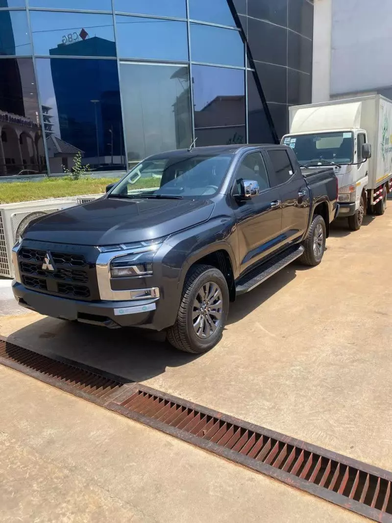 Mitsubishi L200 D/C Sportero A/T   - 2025