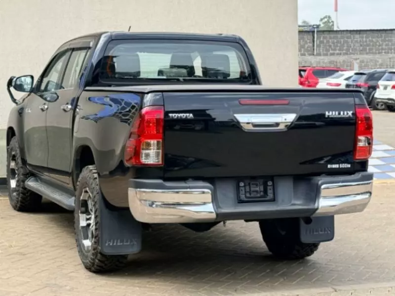 Toyota Hilux   - 2018