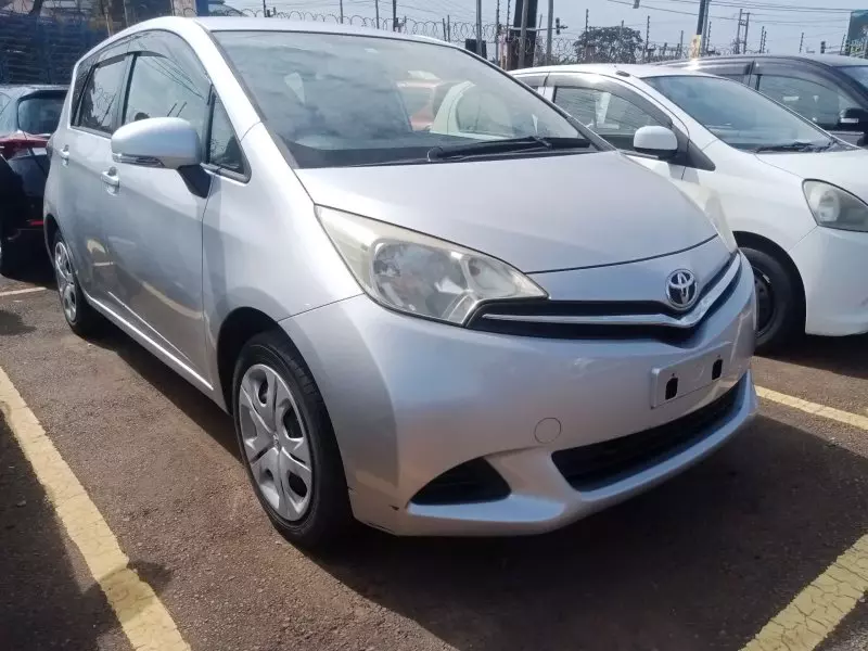 Toyota Ractis   - 2013