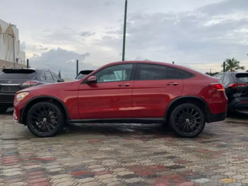 Mercedes-Benz GLC 300 - 2020