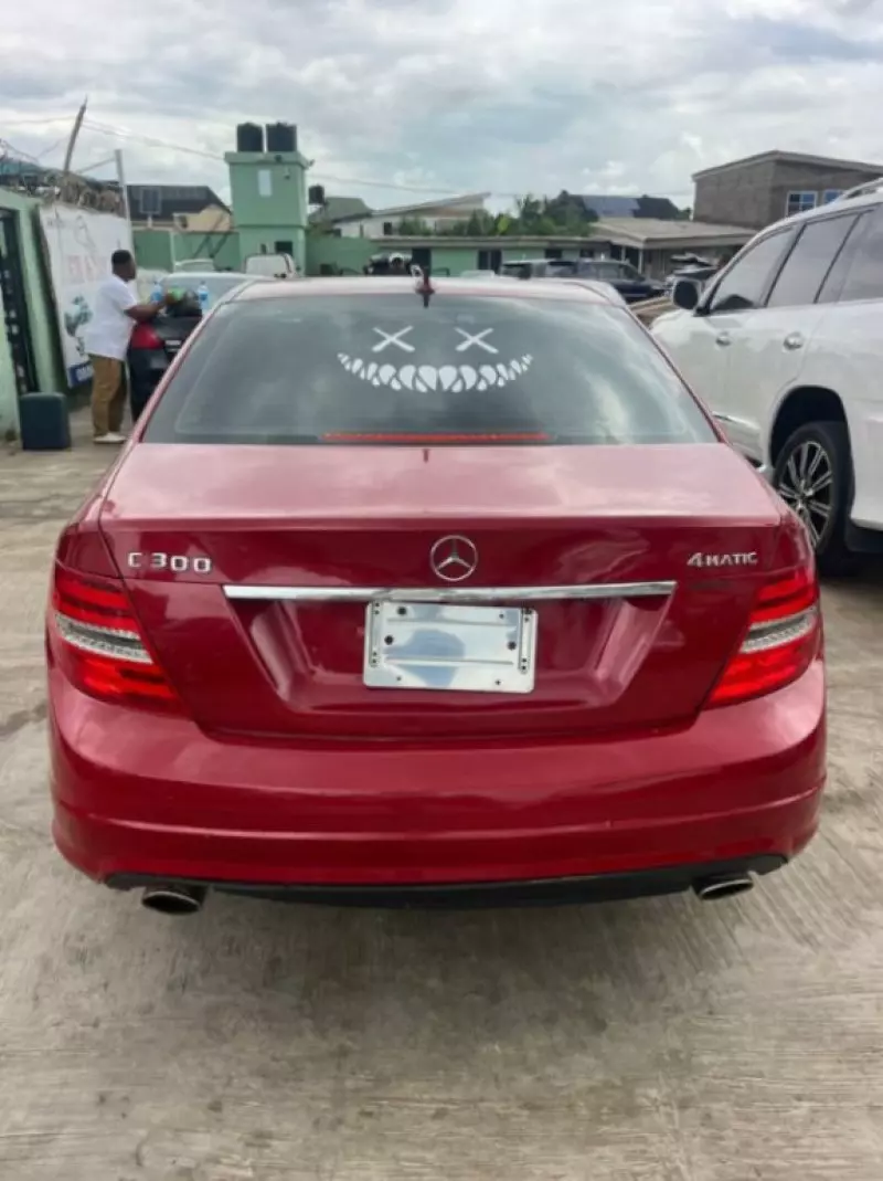 Mercedes-Benz C 300   - 2011