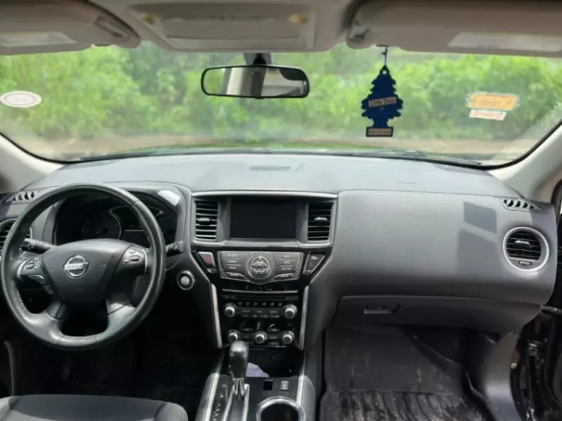 Nissan Pathfinder - 2017