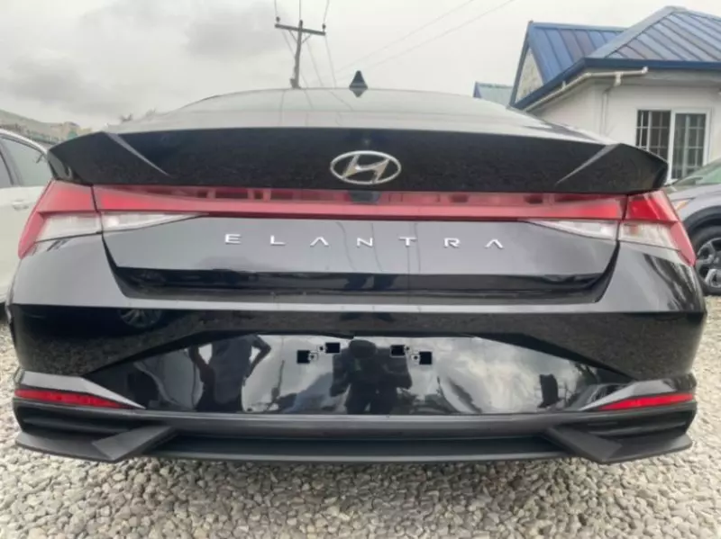 Hyundai Elantra - 2023