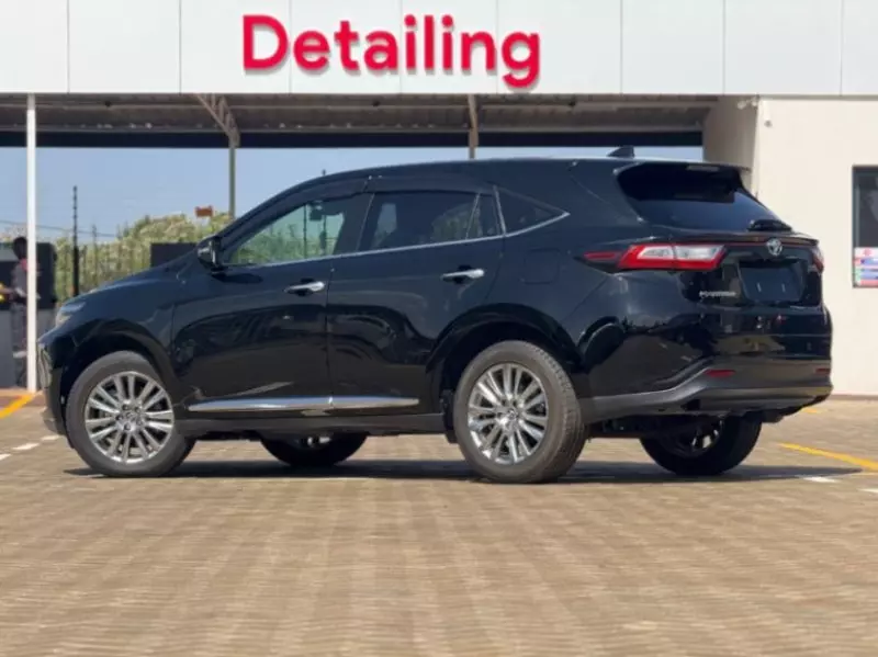 Toyota Harrier   - 2018