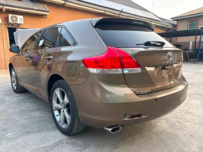 TOYOTA Venza   - 2011