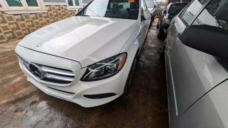 Mercedes-Benz C 300   - 2015