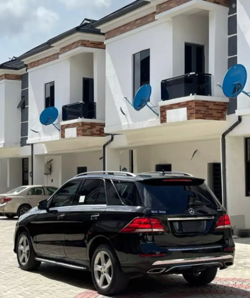 Mercedes-Benz GLE-Class   - 2016