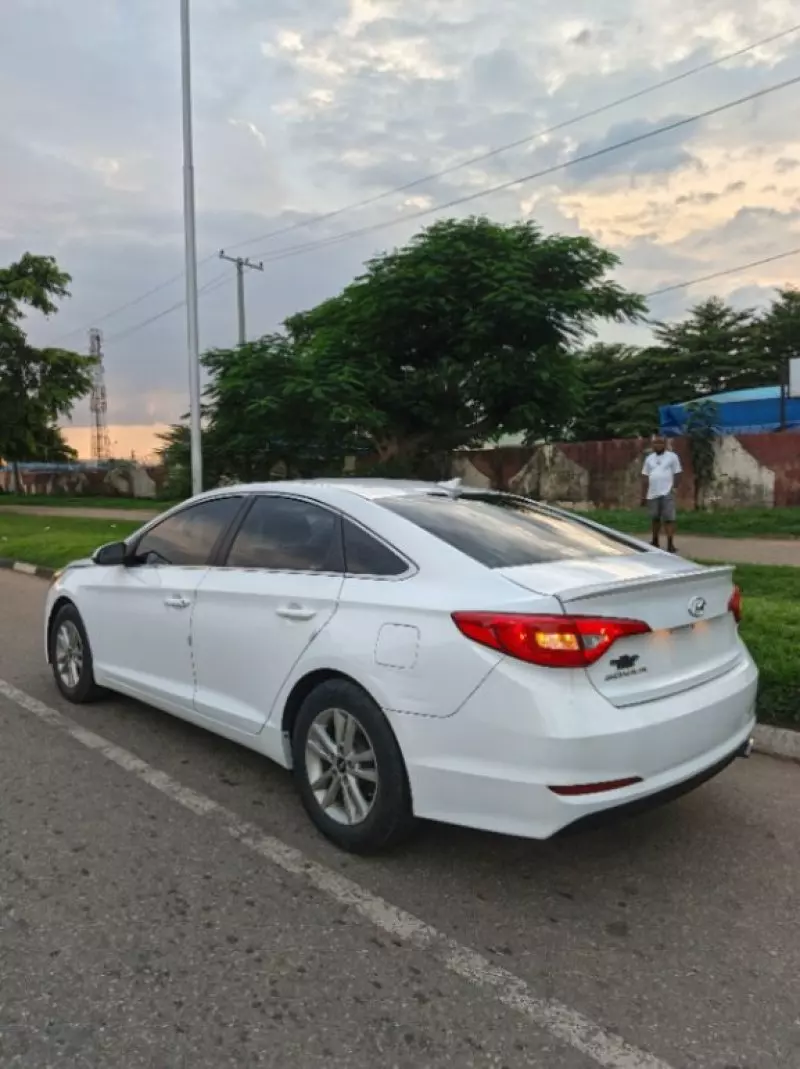 Hyundai Sonata   - 2015