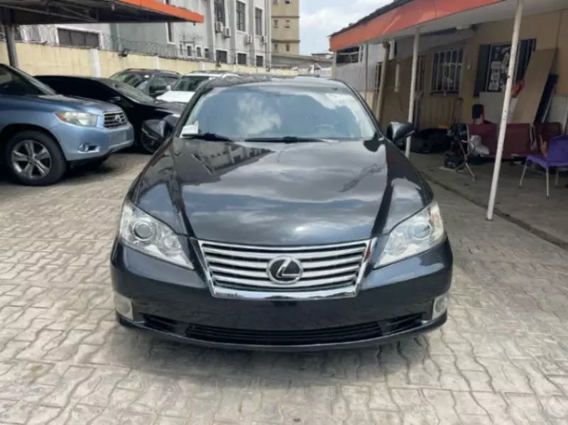Lexus ES   - 2011