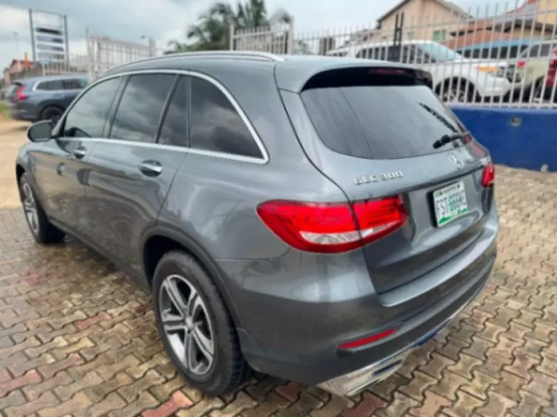 Mercedes-Benz GLC 300   - 2016
