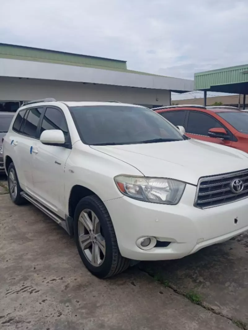 Toyota Highlander   - 2013