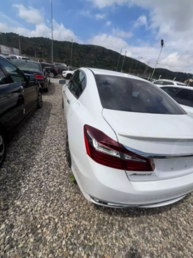 Honda Accord   - 2016
