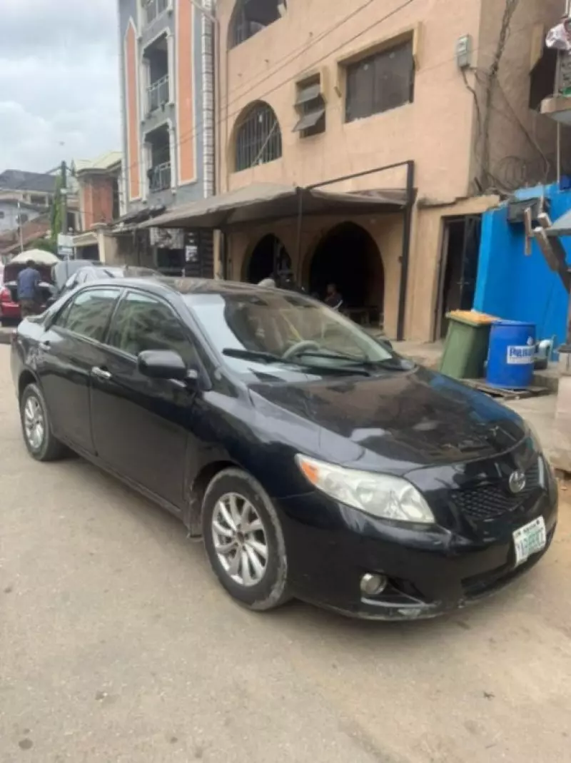 Toyota Corolla   - 2009