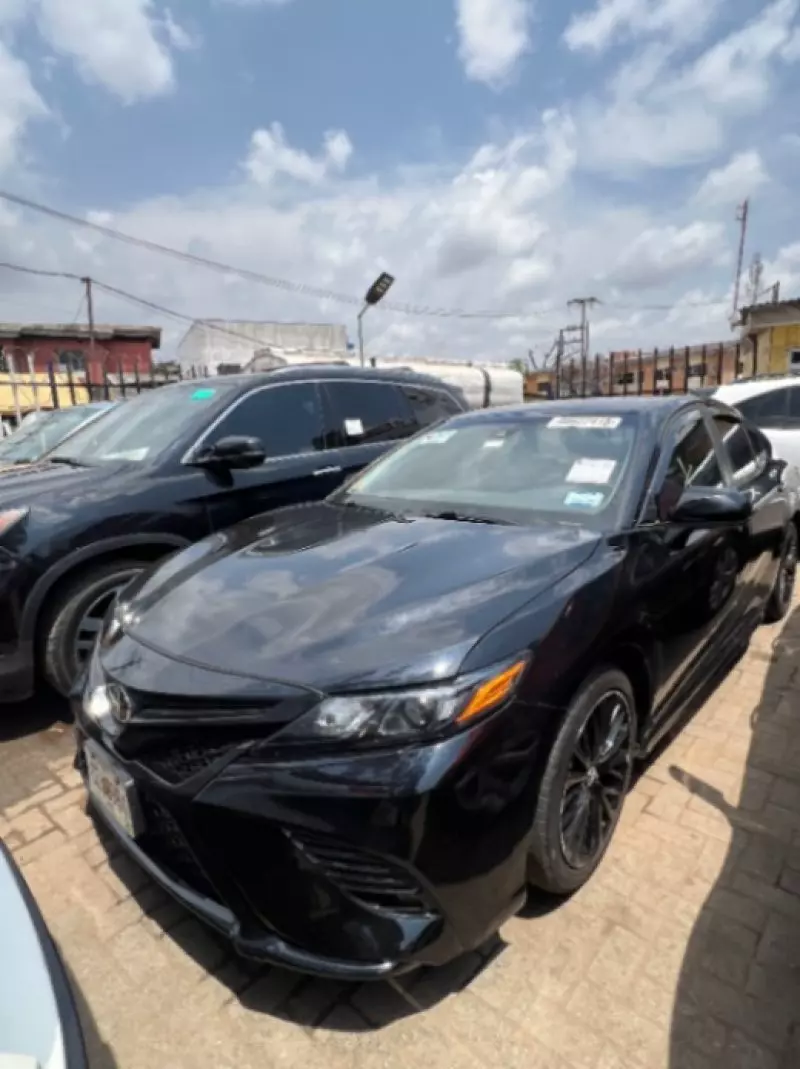 Toyota Camry   - 2019