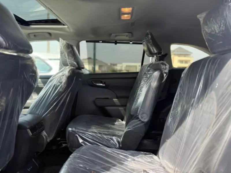 Toyota Highlander   - 2024