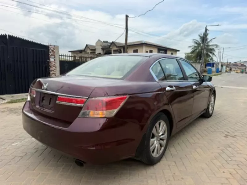 Honda Accord - 2012