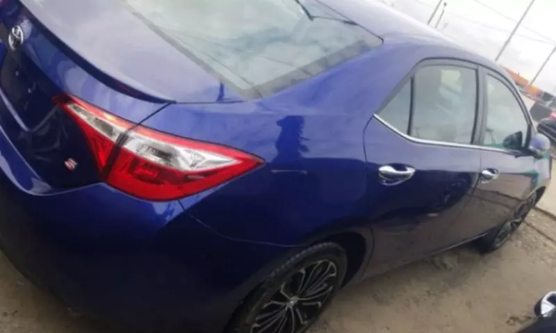Toyota Corolla Sport - 2015