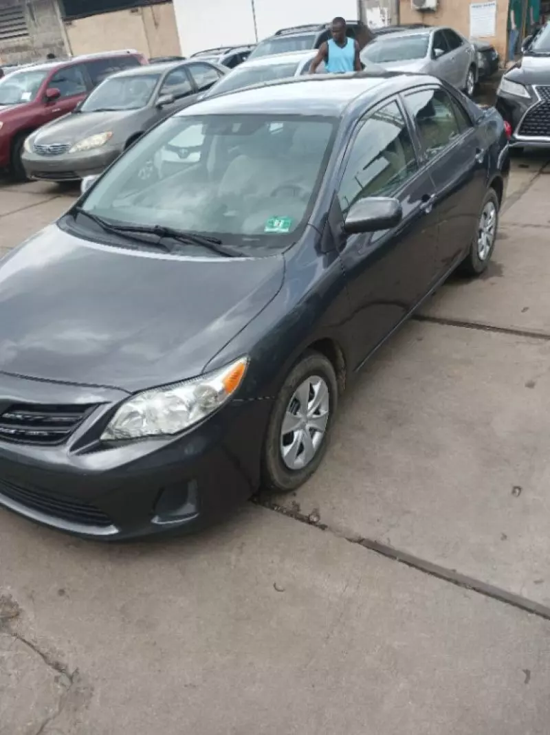 Toyota corolla   - 2012