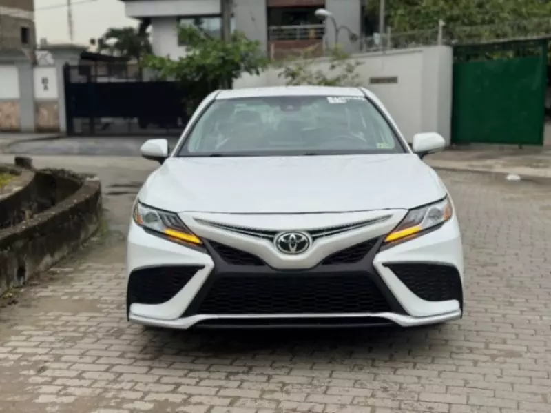 TOYOTA Camry   - 2019