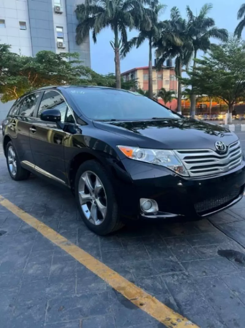 Toyota Venza   - 2011