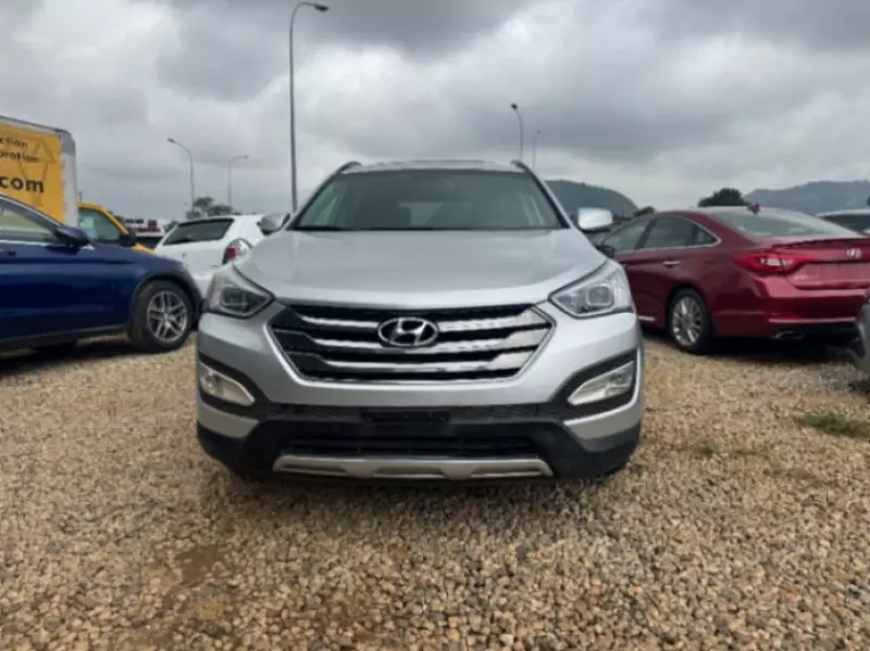 Hyundai Santa Fe   - 2013