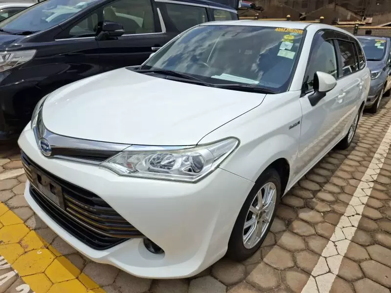 Toyota Fielder hybrid    - 2017