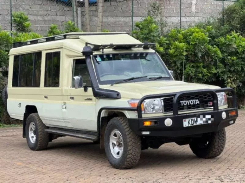Toyota Land Cruiser   - 2017