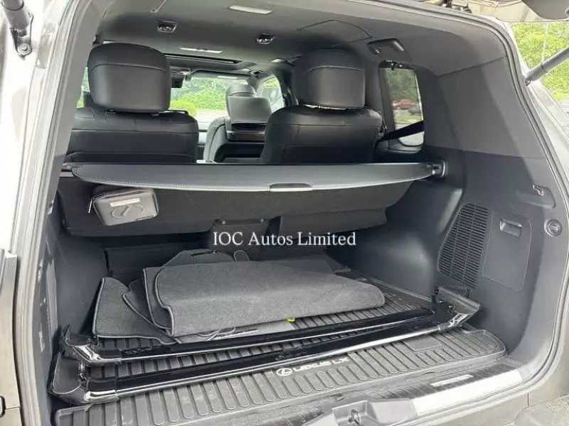 Lexus LX   - 2023