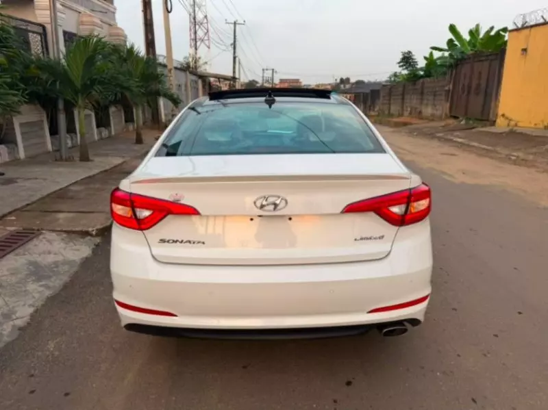 Hyundai Sonata   - 2015
