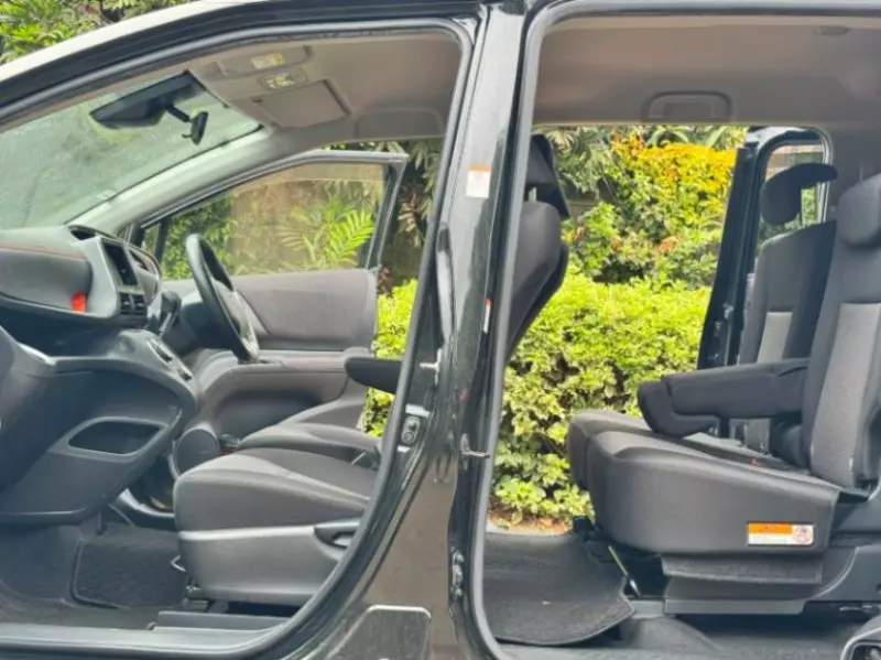 TOYOTA Sienta - 2019