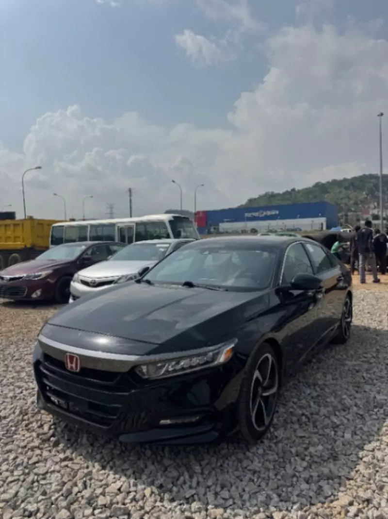Honda Accord   - 2018