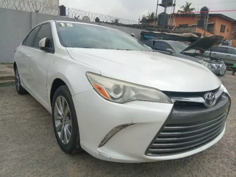 Toyota Camry   - 2014