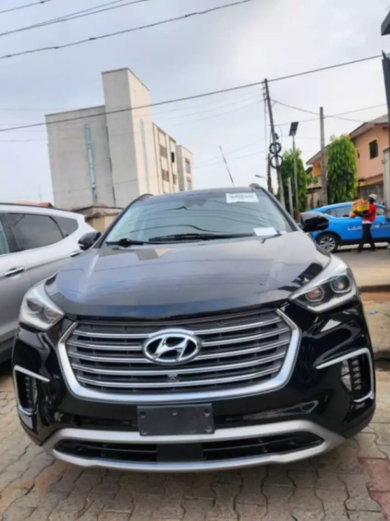 Hyundai Santa Fe   - 2018