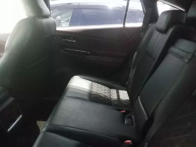 Toyota Harrier   - 2017