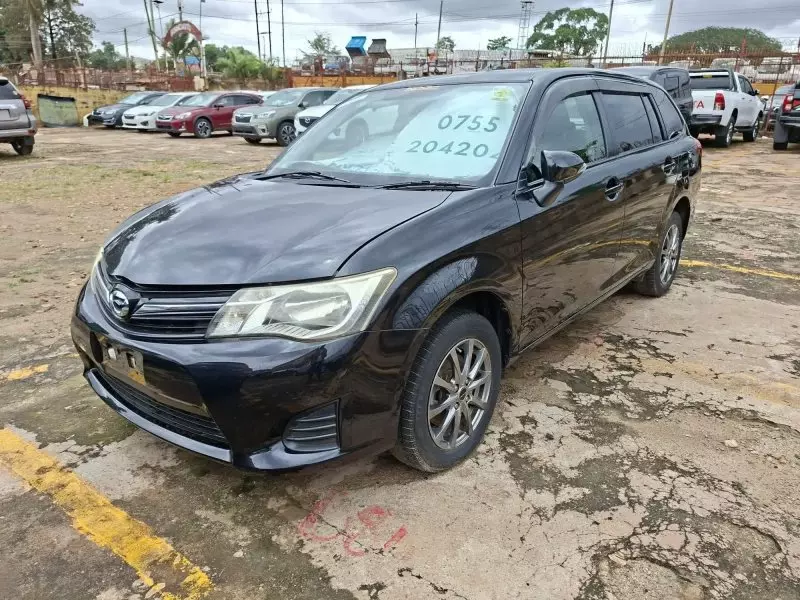 Toyota Fielder    - 2012
