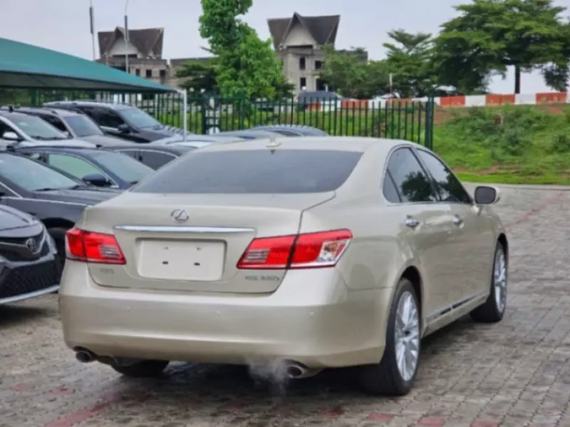 Lexus ES 350   - 2012